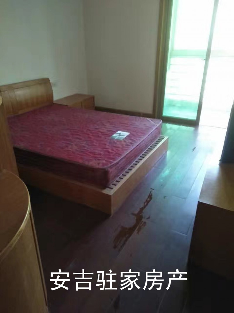 安吉中醫(yī)院附近通靈路精裝