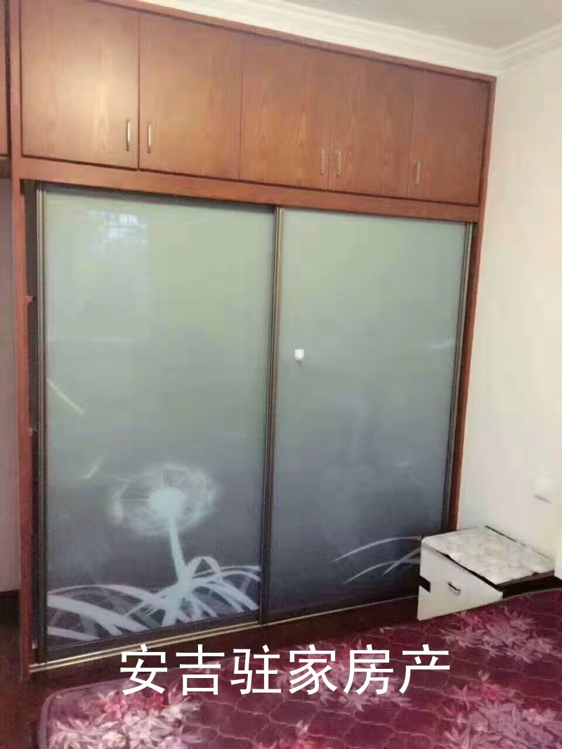 安吉人民醫(yī)院附近天目新村精裝好房