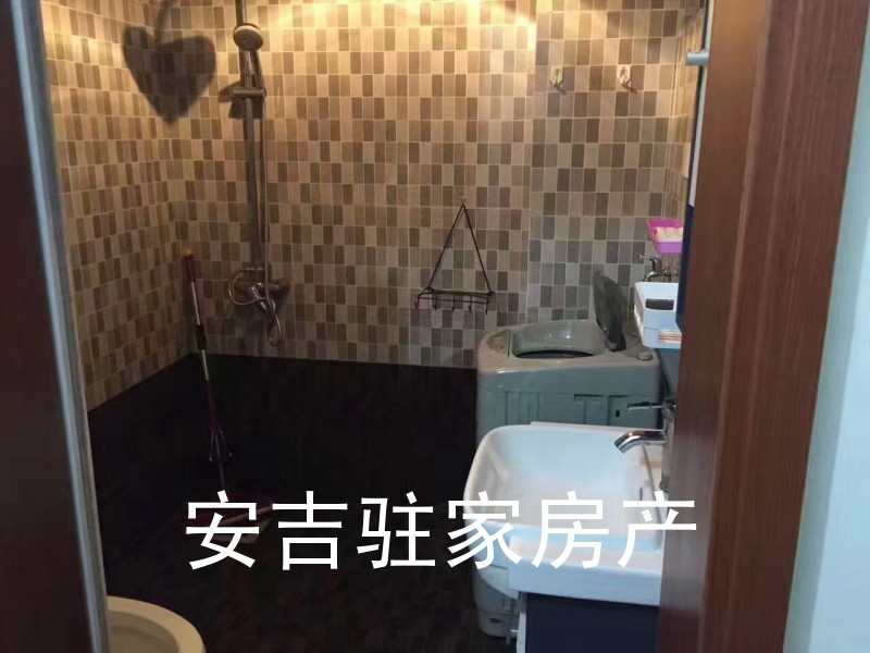安吉老人武部附近人民路商業(yè)廣場單身公寓
