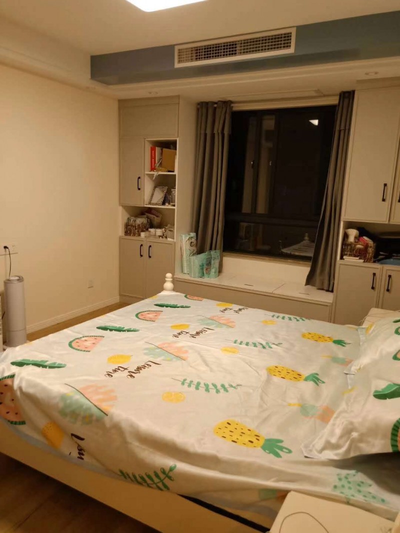 房東又便宜賣嘍，女兒同事的房子吉星公館最佳樓層4樓，采光好，三室2廳1衛(wèi)100.75平方帶儲藏室，全新裝修