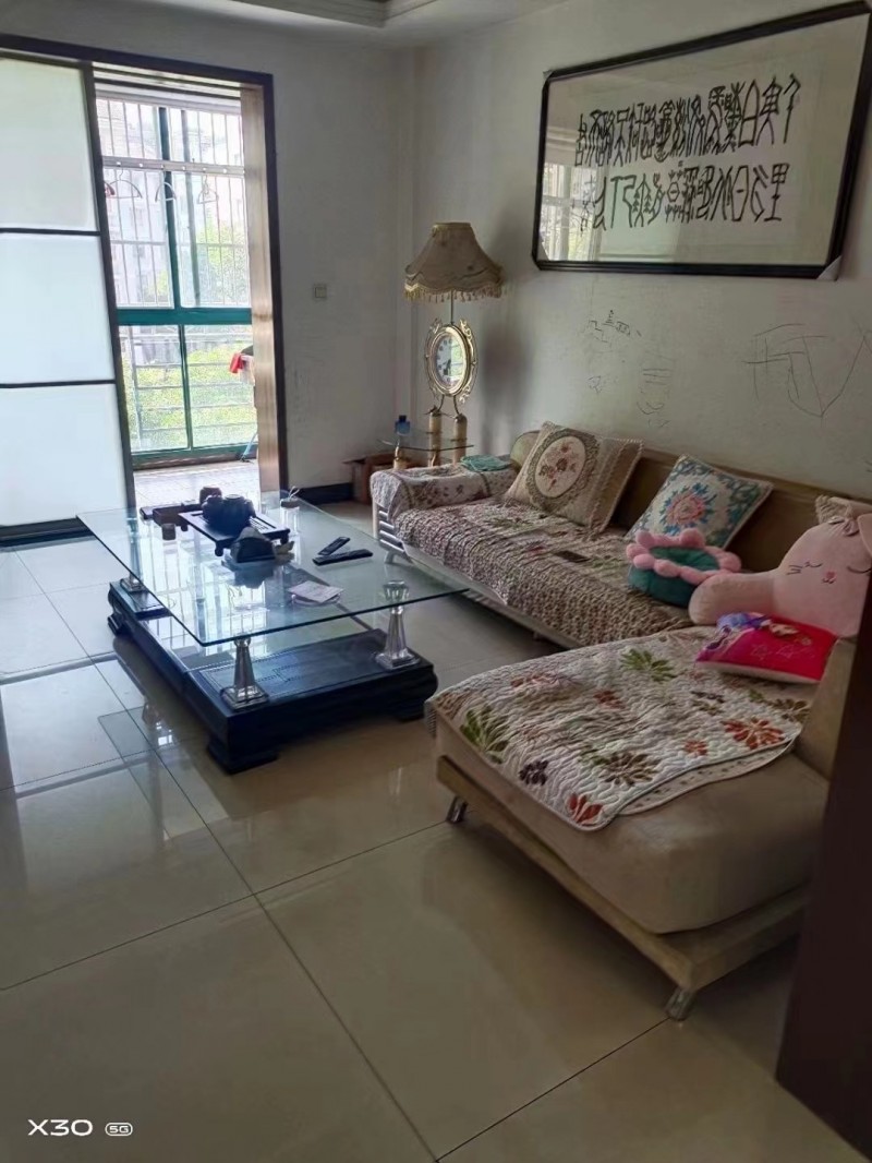 急租，寧馨花園，3樓，99方，精裝，2室2廳1衛(wèi)1廚，家電齊全，有儲(chǔ)藏室，2000元一月，有鑰匙