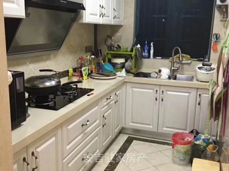 市中心小區(qū)房竹賢山莊3室2廳2衛(wèi)婚裝只要125萬(wàn)