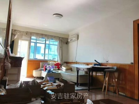 投資客看過來銀苑小區(qū)三樓老裝修但是干凈整潔只要56萬