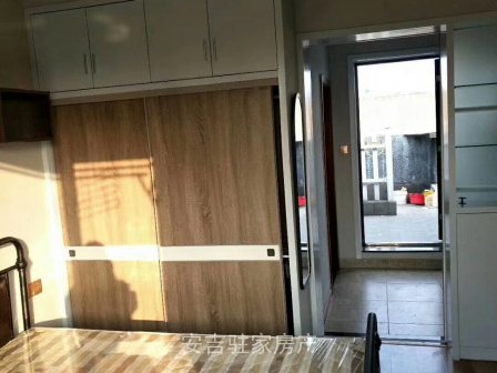 市區(qū)中心位置！人民路商業(yè)廣場(chǎng)單身公寓六樓新裝修實(shí)用面積40平方只售26萬一口價(jià)