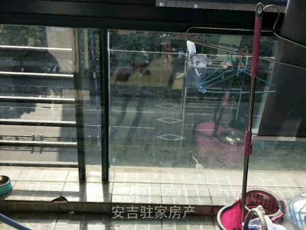山水華庭朝南帶陽臺(tái)單身公寓精裝還帶車位包稅37萬一口價(jià)