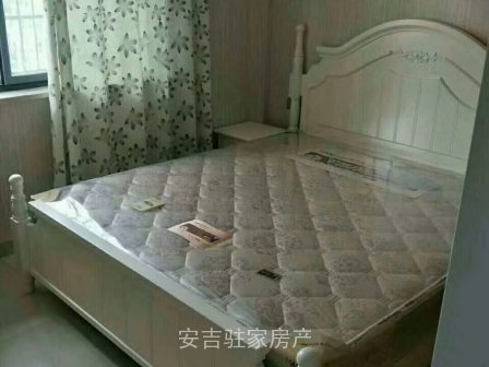 市區(qū)最中心位置！地鋪印象三樓單身公寓白色裝修蠻新只要1800